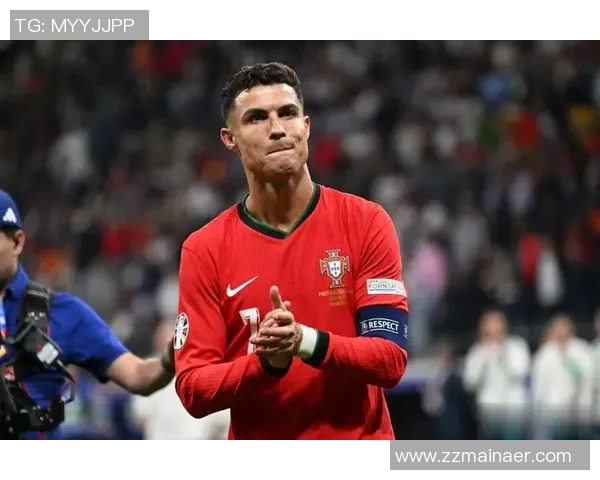 C罗的精彩瞬间足球明星的魅力与成就照片集锦